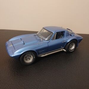 1963-65 EXOTO CORVETTE GRAND SPORT COUPE PROTOYPE EXOTO #RLG18020 1:18 RETIRED